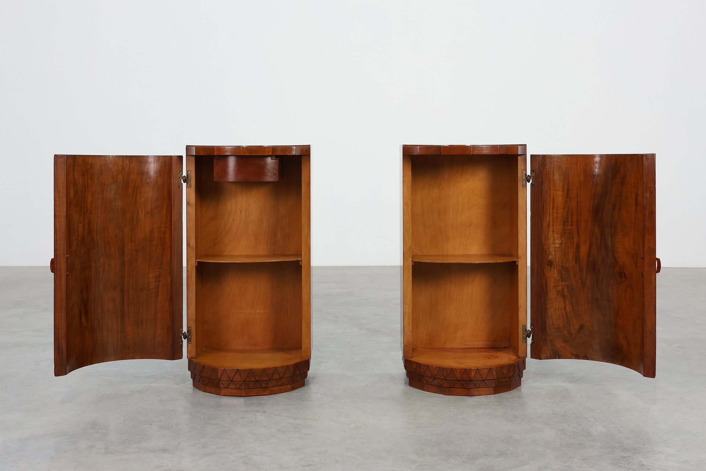 Pair of 2 Walnut Italian Art Deco Nightstands, Italy 1920thumbnail